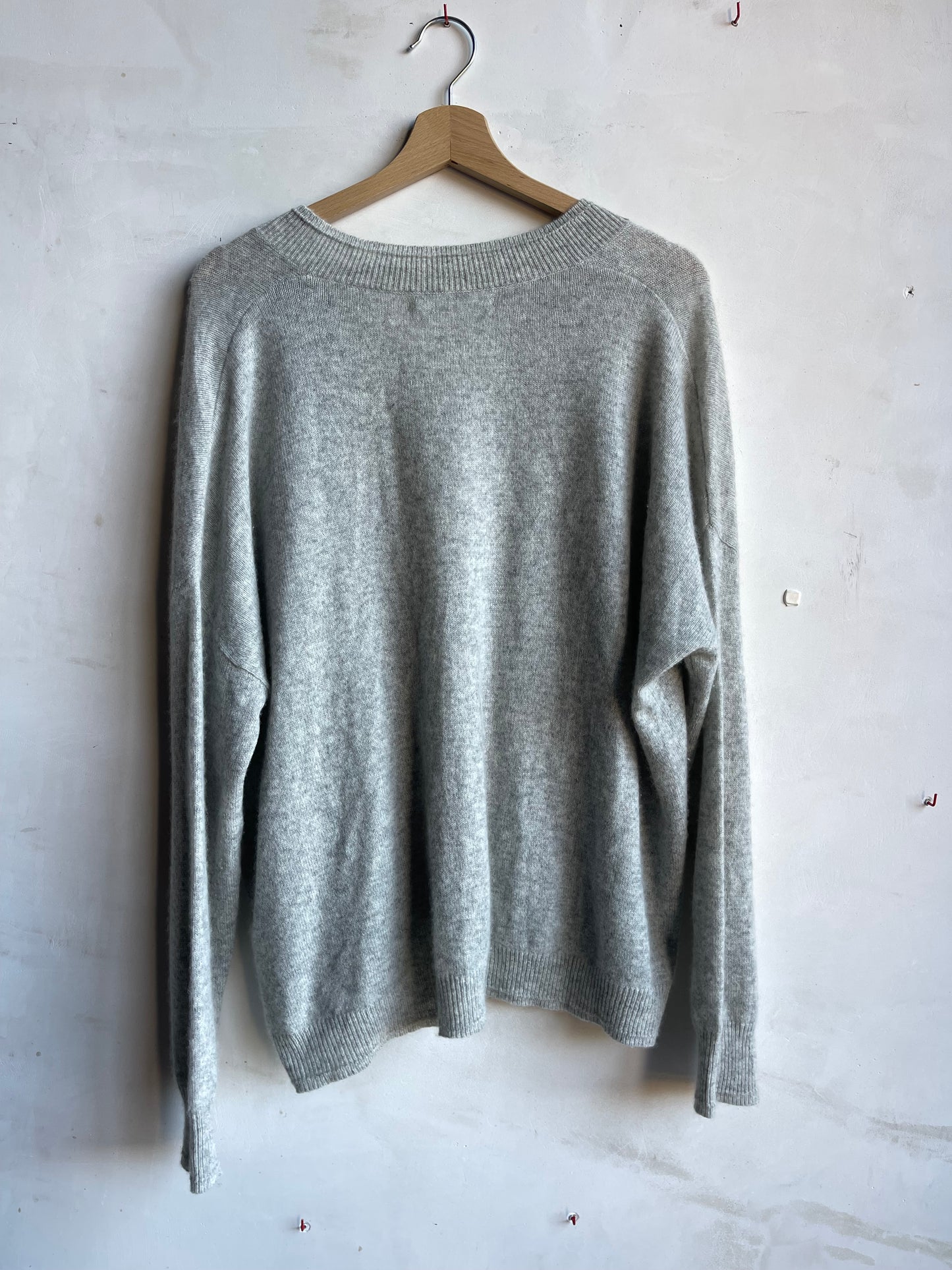 Cashmere grey sweater
