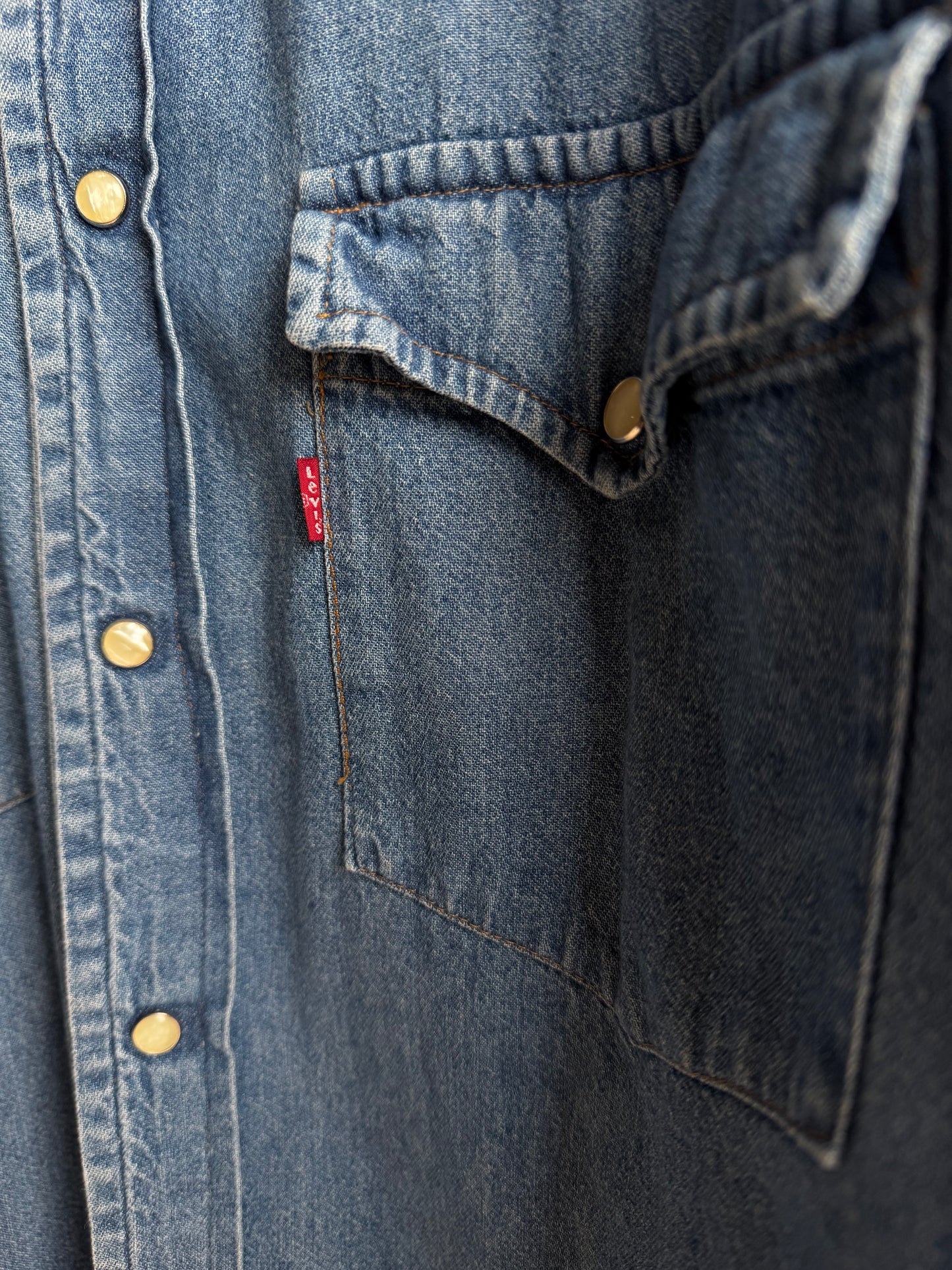 Levis shirt