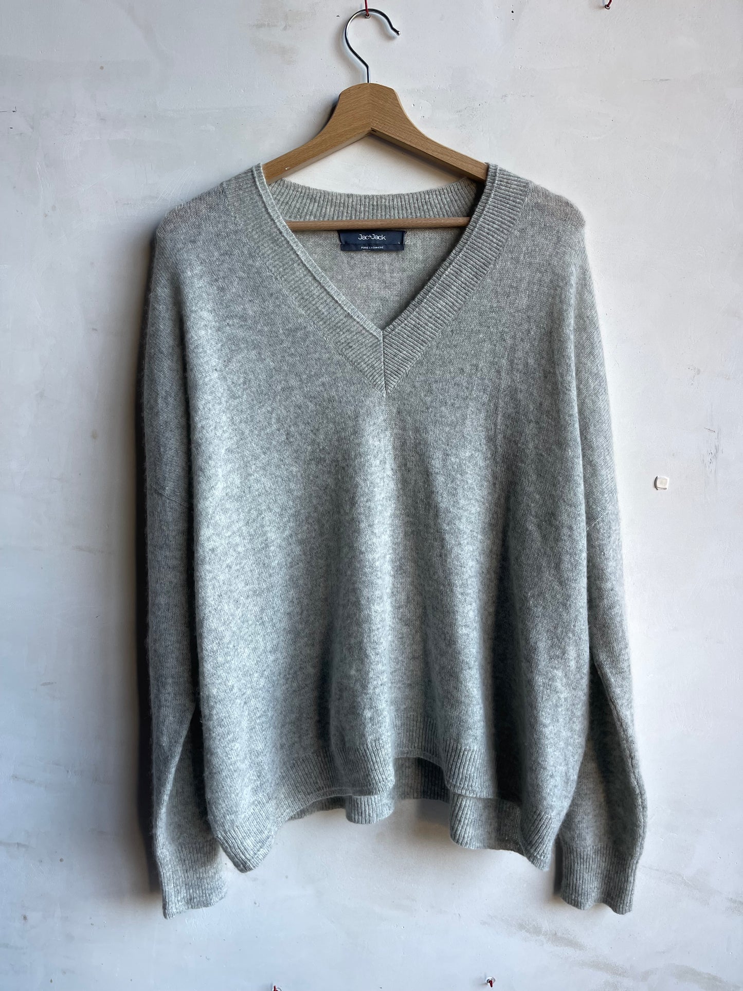 Cashmere grey sweater