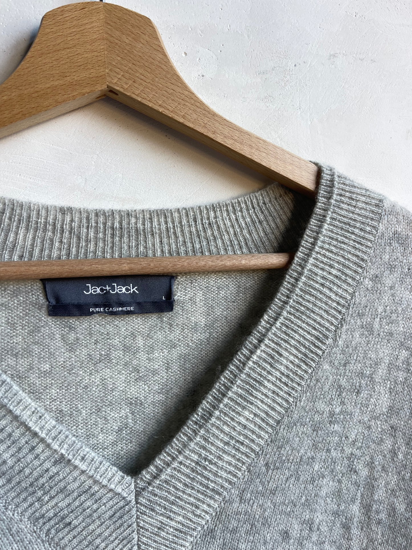 Cashmere grey sweater