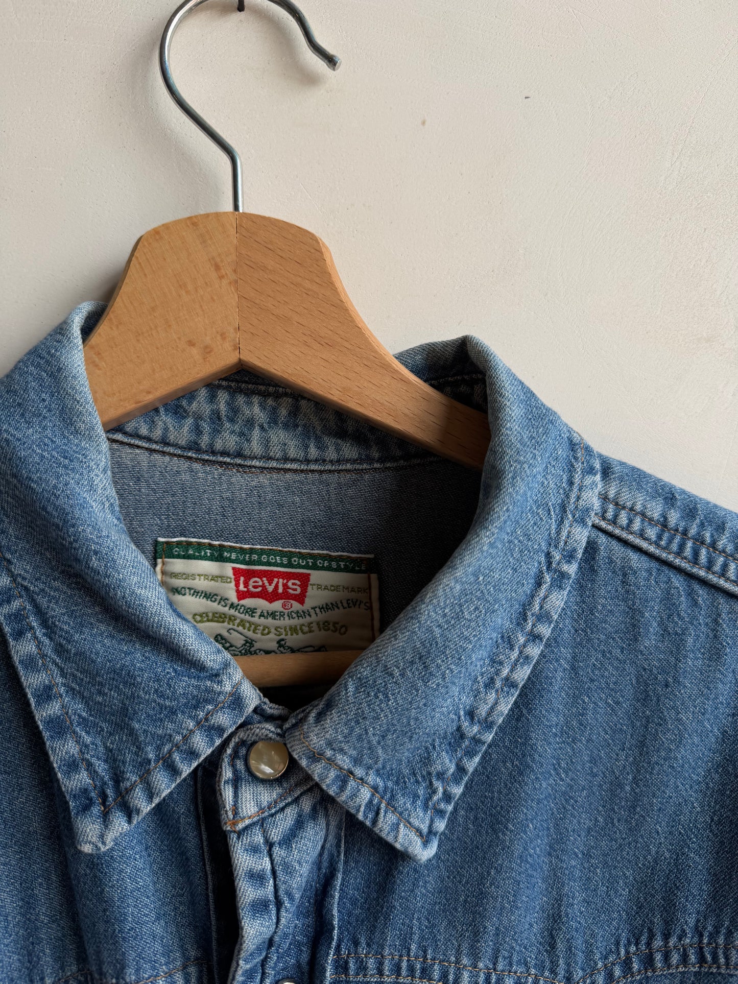 Levis shirt